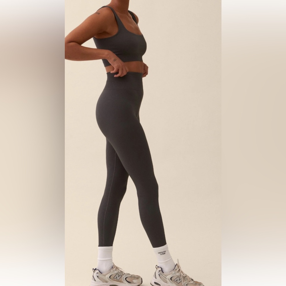 Women's Black High-Waisted Leggings Sisterly Tribe Ribbed Sz small 7/8